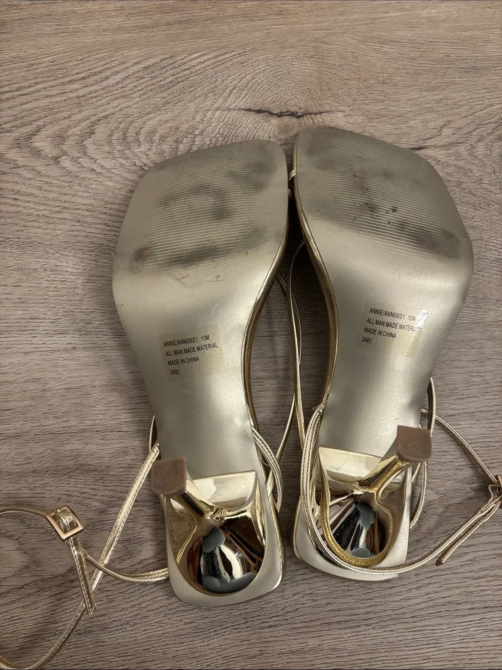 Steve Madden Metallic Gold Strappy Square-Toe Sandals - Picture 4 of 4
